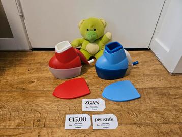 Tupperware kaasmolen rood en blauw beschikbaar voor biedingen
