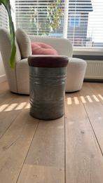 Olievat kruk met leren zitting, Ophalen, Minder dan 50 cm, Gebruikt, Metaal