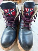 Hoge bergschoen - Nebulus, Blauw, Boots, Ophalen of Verzenden, Zo goed als nieuw