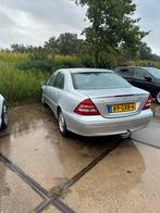 Mercedes-Benz C-Klasse 1.8 C180 Kompr Sedan AUT 2006 Grijs, Auto's, Automaat, Achterwielaandrijving, 74 €/maand, 1796 cc