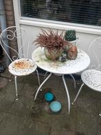 Tuinset 2 stuks stoelen tafel gietijzer op knap prijs € 20, Tuin en Terras, Tuinsets en Loungesets, Ophalen of Verzenden, Gebruikt