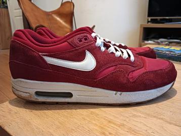 Rode Nike Air Max maat 44 beschikbaar voor biedingen