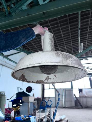 Fenomenale industriele lamp jaren 60 beschikbaar voor biedingen