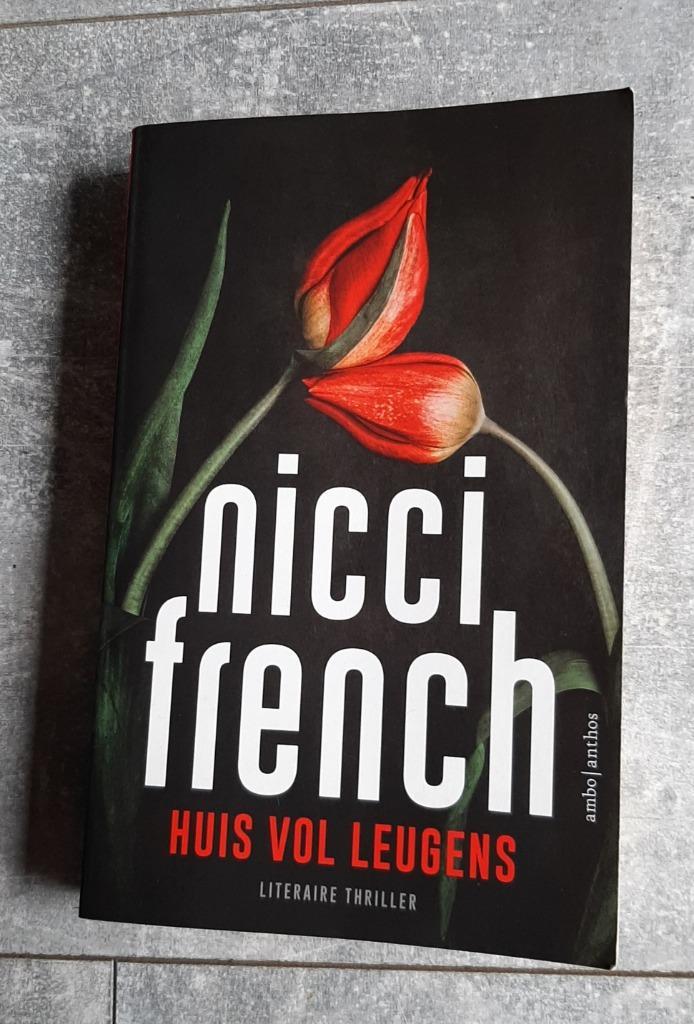 Nicci French - Huis vol leugens, Boeken, Thrillers, Gelezen, Ophalen