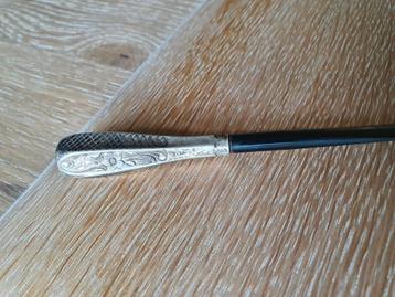 Zilverkleurig antiek vintage sigarettenpijpje  beschikbaar voor biedingen