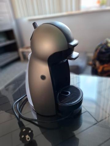 Dolce Gusto - Lekt aan onderkant beschikbaar voor biedingen