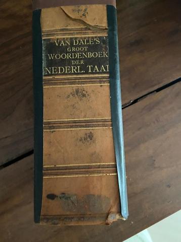 De dikke van Dale van 1904, de vierde uitgave beschikbaar voor biedingen