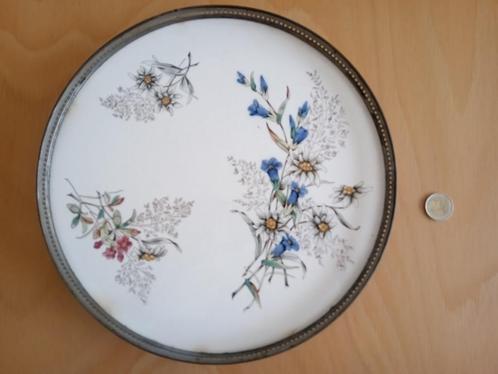 Schaal met sierlijke bloemen taartschaal dienblad edelweiss, Antiek en Kunst, Antiek | Schalen, Ophalen
