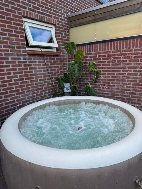 Intex Bubbelbad/Jacuzzi - Zo Goed Als Nieuw!, Tuin en Terras, Bubbelbaden en Hottubs, Gebruikt, Opblaasbaar, Afdekzeil, Ophalen