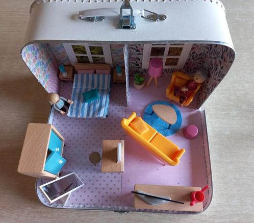 Poppenhuis in een koffertje, Kinderen en Baby's, Speelgoed | Poppenhuizen, Nieuw, Ophalen of Verzenden