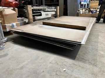 2125. Diverse rvs platen / rvs plaat beschikbaar voor biedingen