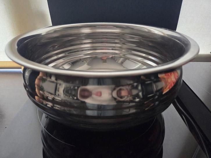 Nieuwe alimiumium  chromen serveerschaal/pot, Huis en Inrichting, Keuken | Potten en Pannen, Nieuw, Overige typen, Aluminium, Ophalen