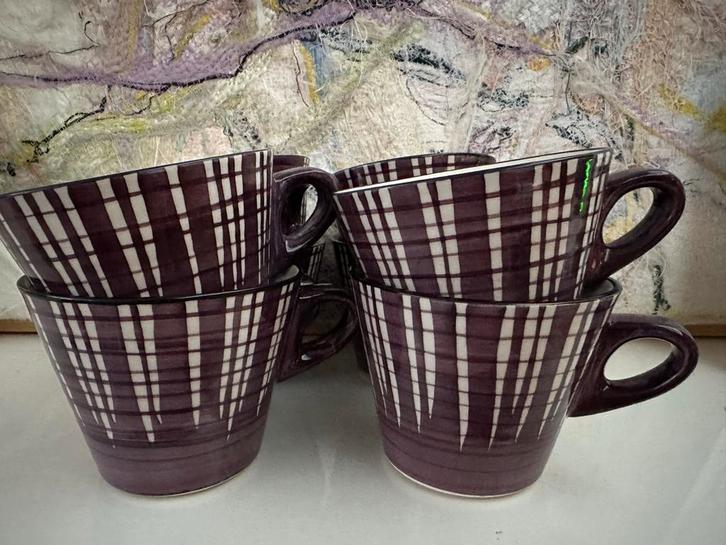 Broste Copenhagen Mokken - Paars/Wit 8 stuks, Huis en Inrichting, Keuken | Servies, Gebruikt, Kop(pen) en/of Schotel(s), Overige stijlen