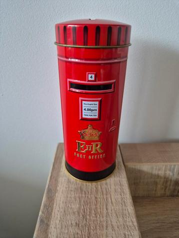 Leuke Spaarpot in de vorm van een Britse brievenbus beschikbaar voor biedingen