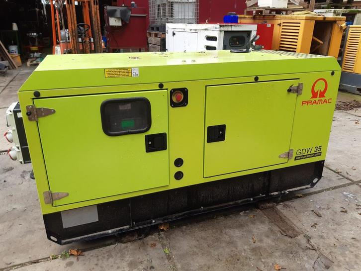 Pramac 35 kVA Perkins aggregaat weinig draaiuren., Doe-het-zelf en Verbouw, Aggregaten, Zo goed als nieuw, Dieselolie, Ophalen of Verzenden
