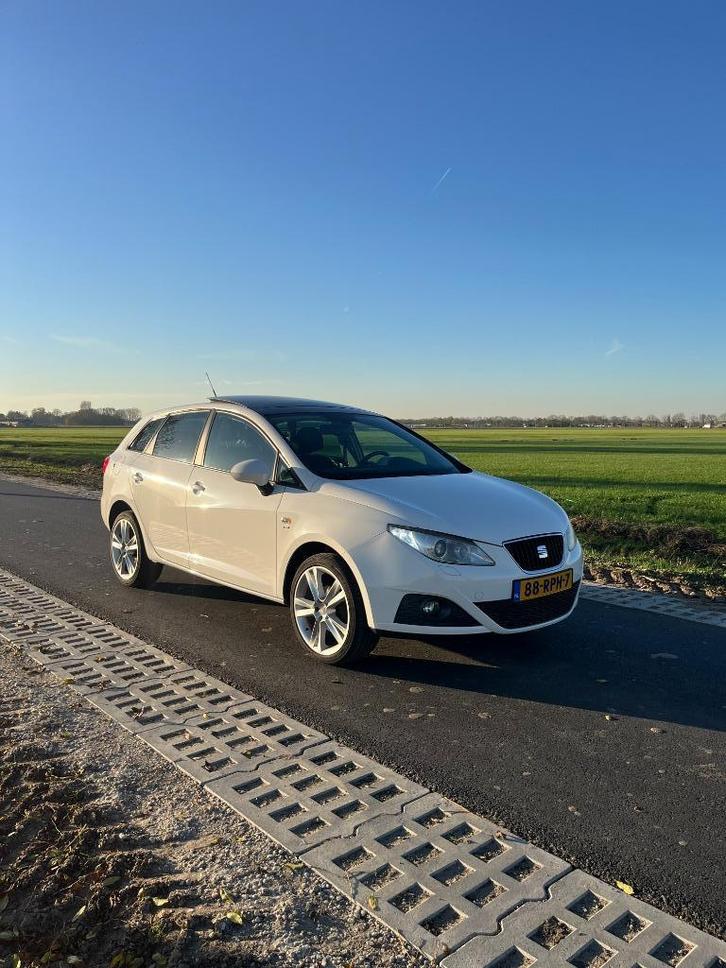Seat Ibiza ST Automaat Xenon Dakraam Trekhaak Airco, Auto's, Seat, Particulier, Ibiza, ABS, Achteruitrijcamera, Airbags, Airconditioning
