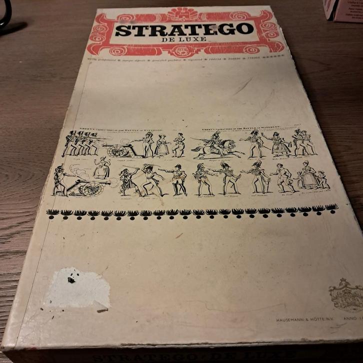 Stratego Witte Doos Luxe Vintage - Gebruikte Staat, Hobby en Vrije tijd, Gezelschapsspellen | Bordspellen, Ophalen of Verzenden