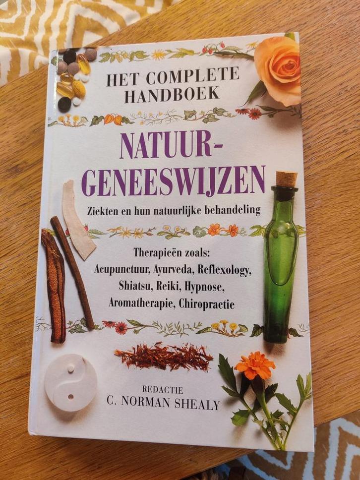 Het Complete Handboek Natuurgeneeswijzen, Boeken, Gezondheid, Dieet en Voeding, Zo goed als nieuw, Kruiden en Alternatief, Ophalen of Verzenden