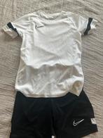 Nike Sportset Maat 147-158, Jongen of Meisje, Ophalen of Verzenden, Zo goed als nieuw, Overig