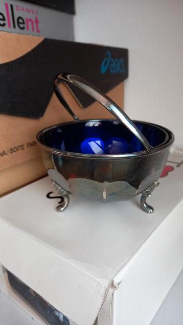 Antiek Zilveren Schaaltje Mappin & Webb met Blauw Glas beschikbaar voor biedingen