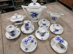 12 pers. art deco servies blauwe/grijze rozen, zilver randje, Antiek en Kunst, Antiek | Servies los, Ophalen