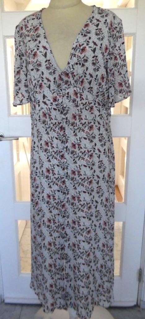 EDC jurk bloemenprint maat 36 (valt als maat M), Kleding | Dames, Jurken, Zo goed als nieuw, Maat 38/40 (M), Overige kleuren, Onder de knie
