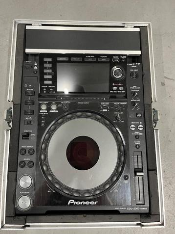 Pioneer CDJ 2000 Nexus in flightcase beschikbaar voor biedingen
