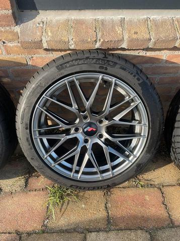 Japan racing wheels JR28. geen velgschade en Knappe banden beschikbaar voor biedingen