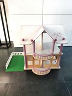 Houten poppenhuis met schuifbare wanden en losse tuin, Ophalen of Verzenden, Gebruikt, Poppenhuis