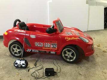 Auto (sportmodel 911) nieuwe batterij! Tevens via afstandsbe beschikbaar voor biedingen
