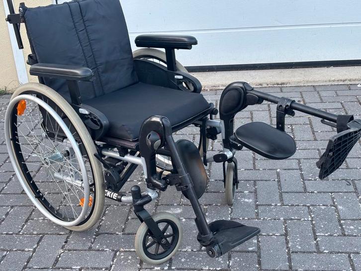 Rolstoel met verstelbare beensteunen geschikt gestrekt been, Diversen, Rolstoelen, Gebruikt, Handbewogen rolstoel, Inklapbaar
