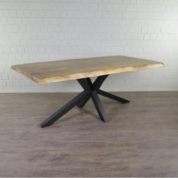22009 eettafel mangohout, industrieel, boomstamblad beschikbaar voor biedingen