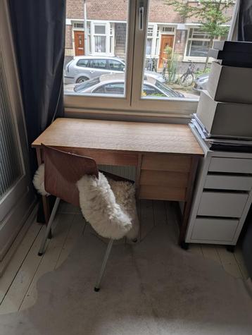 Vintage jaren 60 bureau beschikbaar voor biedingen
