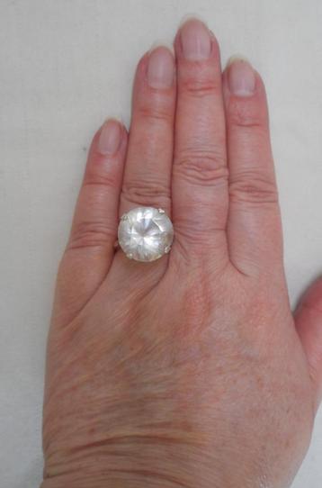 Zilveren vintage ring met grote steen maat 18 nr.751 beschikbaar voor biedingen