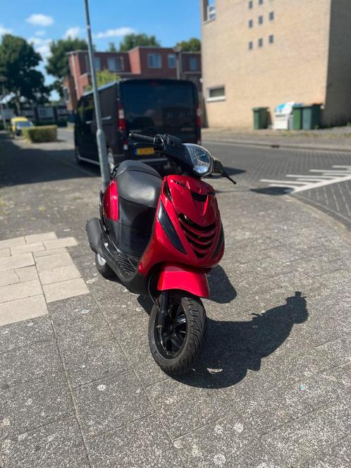 Piaggio zip 125ac, Fietsen en Brommers, Scooters | Piaggio, Zo goed als nieuw, Zip, Ophalen