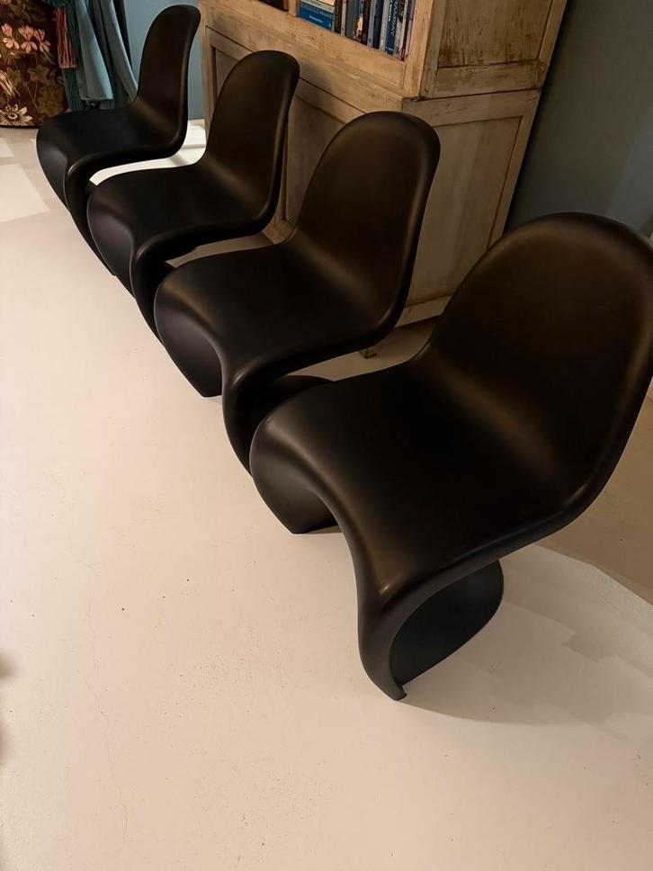 4 zwarte Panton Chairs te koop, Huis en Inrichting, Stoelen, Gebruikt, Vier, Kunststof, Zwart, Ophalen