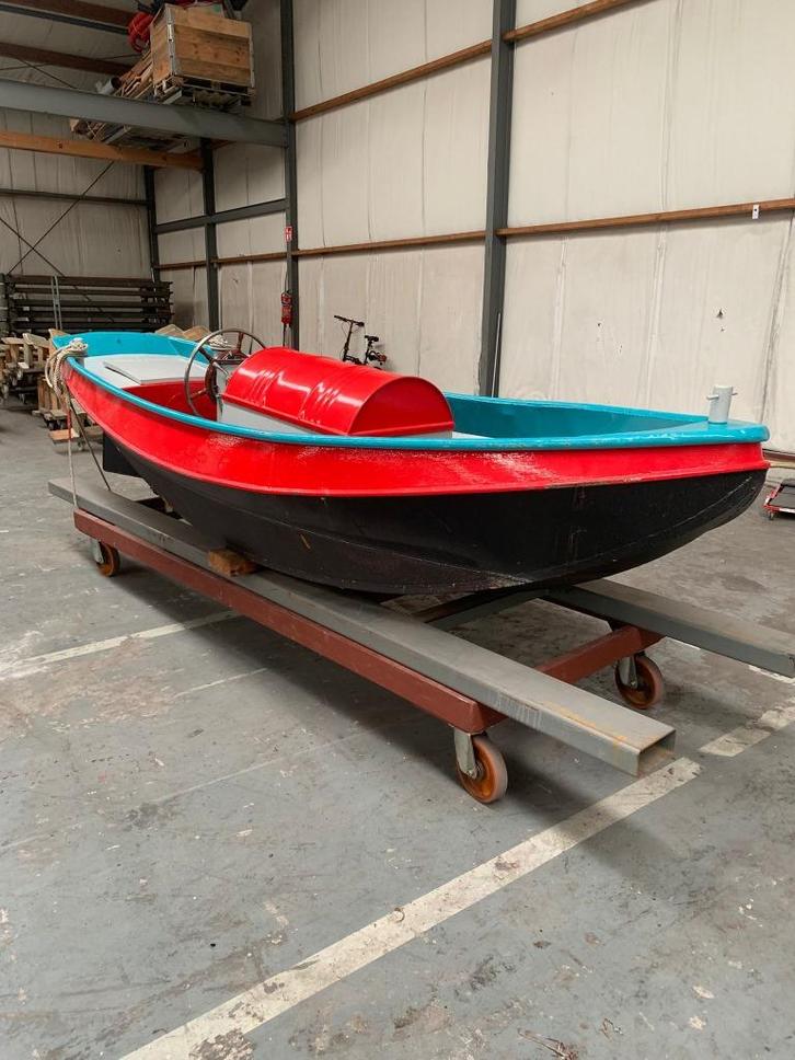 Stalen vlet, Watersport en Boten, Motorboten en Motorjachten, Gebruikt, Staal, Tot 6 meter, Benzine, Binnenboordmotor, 10 tot 30 pk