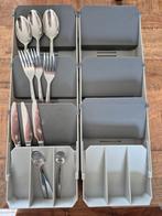 2 ruimtebesparende besteklades, Ophalen, Zo goed als nieuw, Kunststof