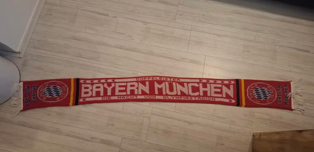 Bayern München sjaal, Ophalen of Verzenden, Zo goed als nieuw, Buitenlandse clubs, Vaantje of Sjaal