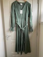 Nieuwe jurk van Aaiko groen maat S, Kleding | Dames, Nieuw, Groen, Ophalen of Verzenden, Onder de knie