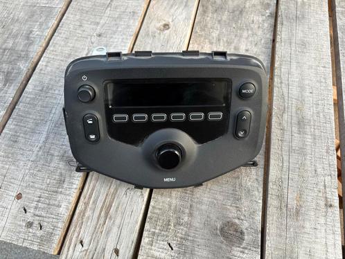 Originele radio/display Citroën C1 Peugeot 108 Toyota Aygo, Auto diversen, Autoradio's, Zo goed als nieuw, Ophalen of Verzenden