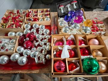Lotje kerstballen oude en nieuwe beschikbaar voor biedingen