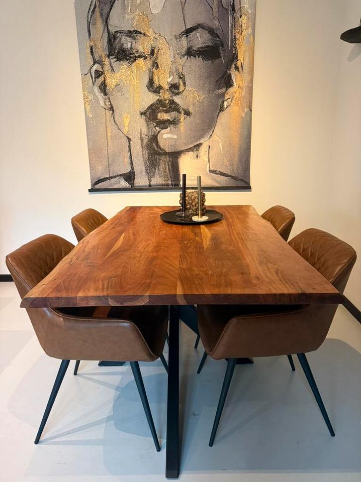 Set eettafel acaciahout en 4 cognac kleurige eetkamerstoelen, Huis en Inrichting, Tafels | Eettafels, Zo goed als nieuw, 50 tot 100 cm