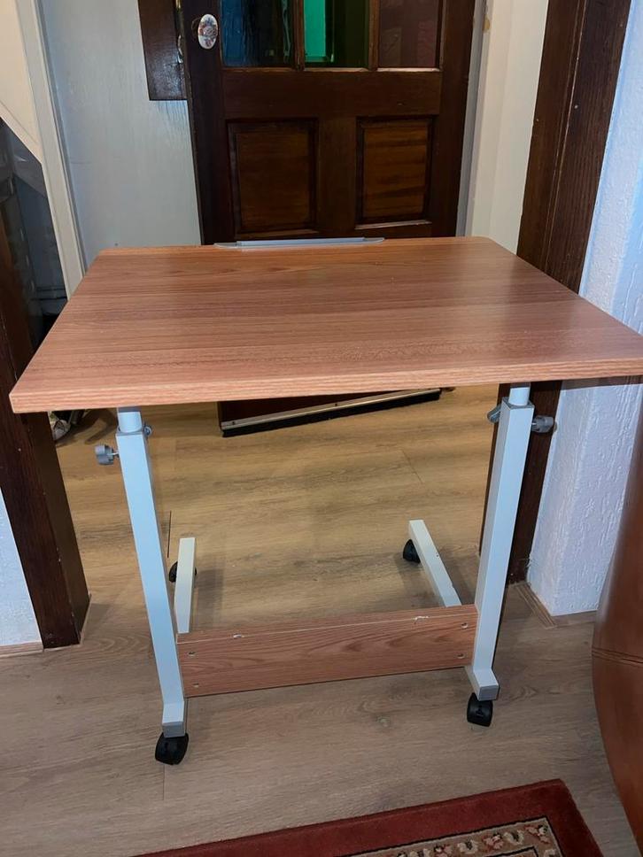 Klein Bureau Tafeltje - Handig & Compact, Computers en Software, Laptoptafels, Gebruikt, In hoogte verstelbaar, Ophalen of Verzenden
