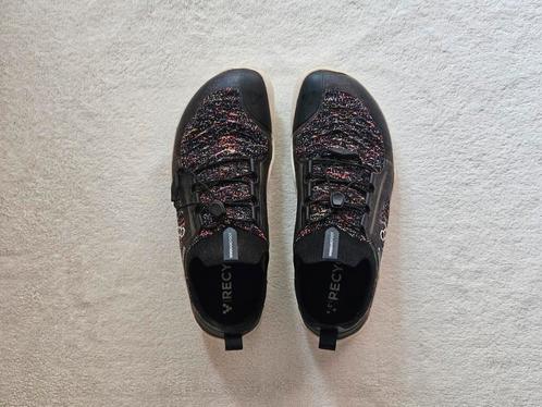 Vivobarefoot Primus Trail Knit maat 40 Space Dye sneakers, Kleding | Dames, Schoenen, Zo goed als nieuw, Sneakers of Gympen, Zwart