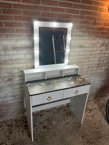 Kaptafel met lampjes