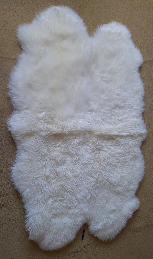 Groot echt schapenvacht kleed nieuw 4 vachten 175 x 115 cm, Huis en Inrichting, Woonaccessoires | Plaids en Woondekens, Nieuw