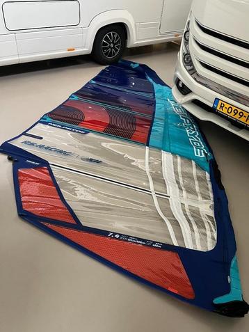 Neilpryde evo 11, 12 en 13 zeilen starboard isonic 83 beschikbaar voor biedingen
