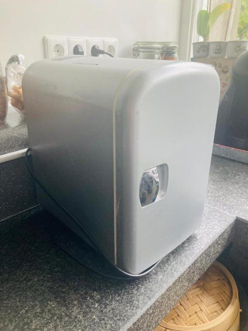 Mini Koelkast Compact & Functioneel, Witgoed en Apparatuur, Koelkasten en IJskasten, Zo goed als nieuw, Zonder vriesvak, Minder dan 75 liter