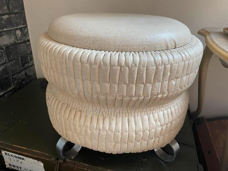 Vintage Naai-Poef Jaren '60/'70, Huis en Inrichting, Banken | Voetenbanken en Poefen, Gebruikt, Minder dan 50 cm, Rond, Leer, Ophalen
